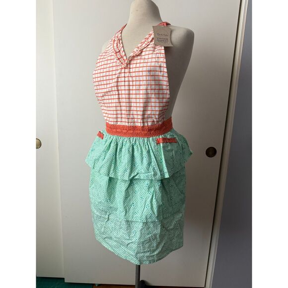 Sur La Table apron - Picture 1 of 4